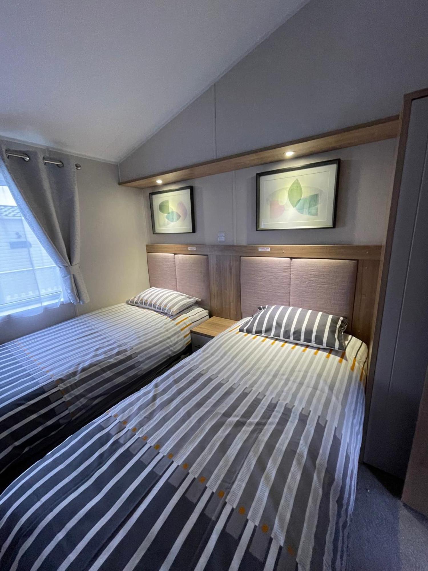 2-6 Guests Holiday Chalet In Durdle Door ويست لولوورث المظهر الخارجي الصورة